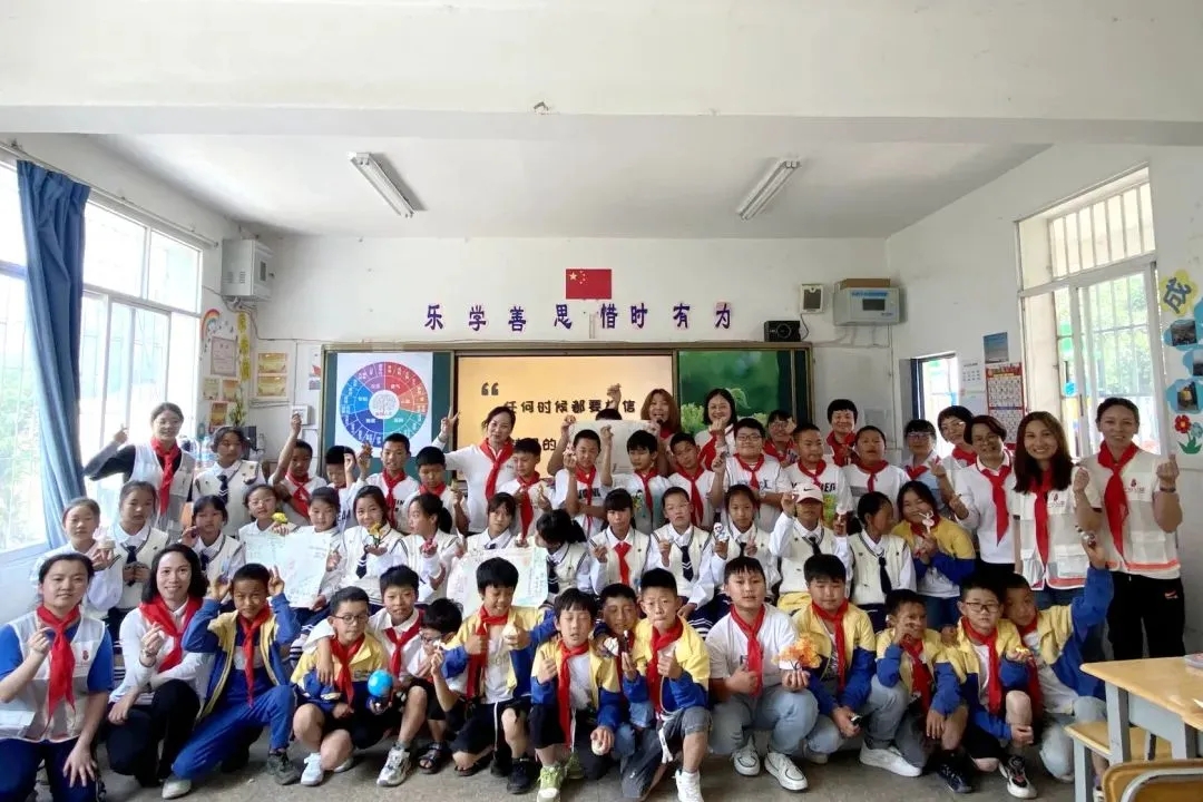 ר��ǰ�У�����������������Զ�� | ѩ����ϣ��Сѧ������ѧ�˶�