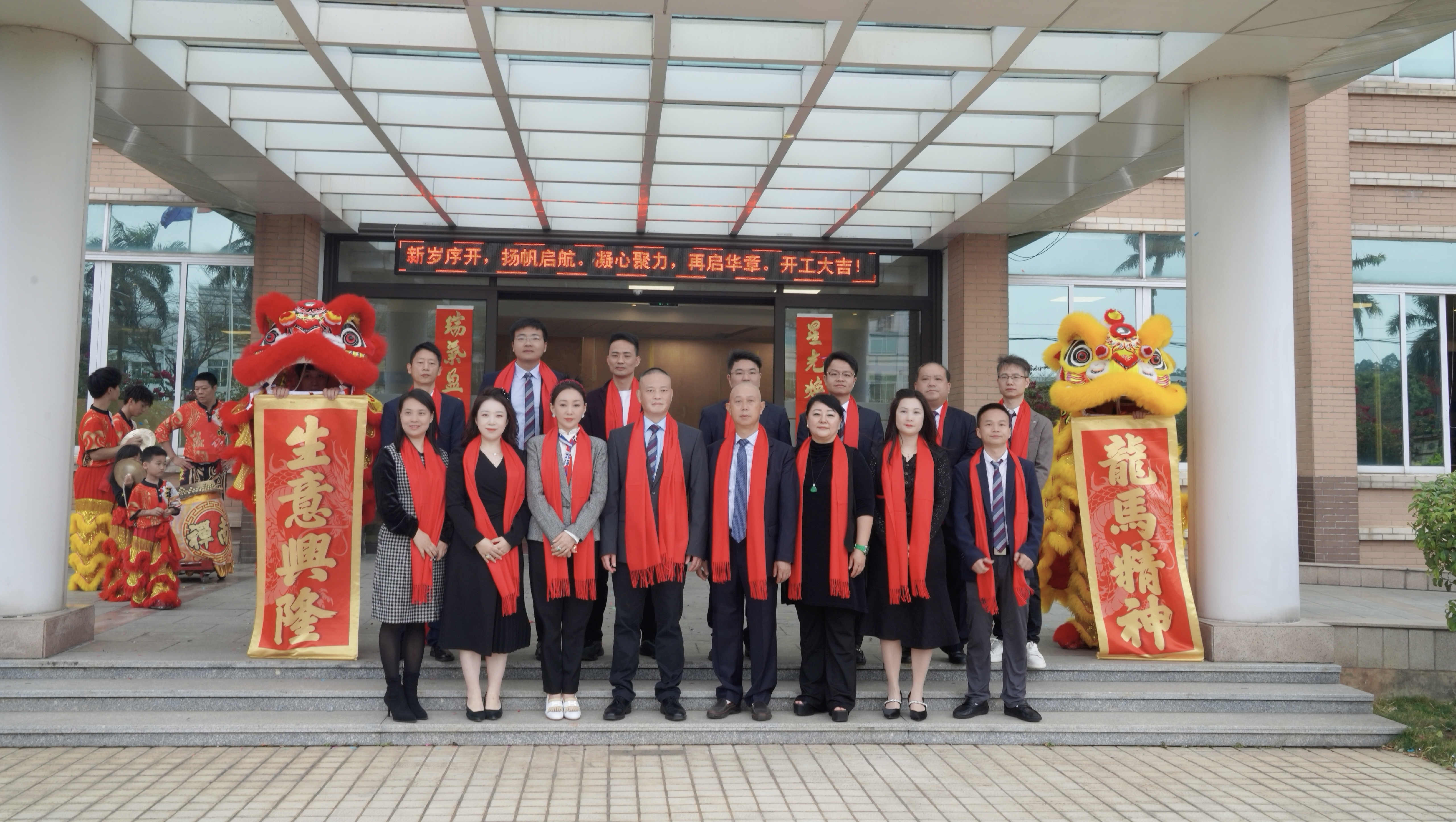 �ڲ�888����Ϊ���ٷ���վ�ɷݶ�����������³�ʮ������ ���³������´��´�